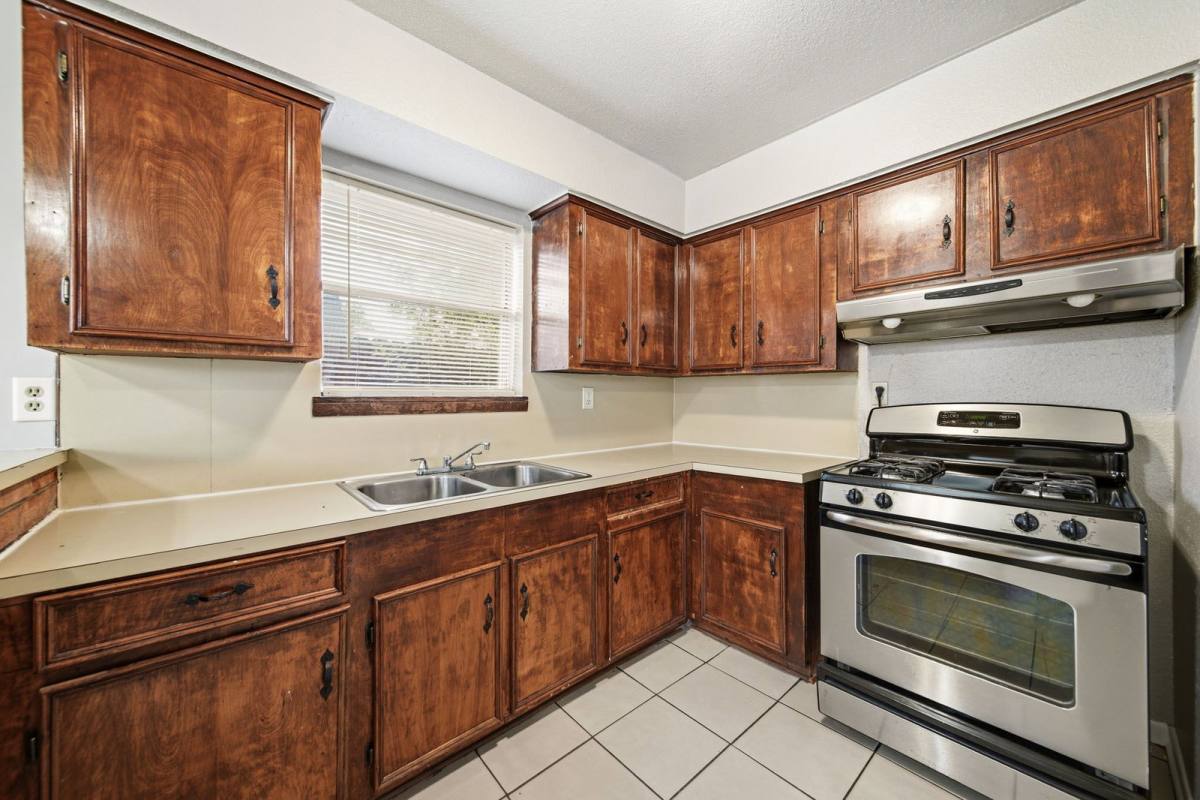 Apartment for rent at 6116 Octavia St, Houston, TX 77026