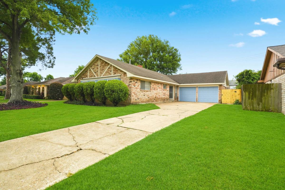 House for rent at 12931 Westella Dr, Houston, TX 77077