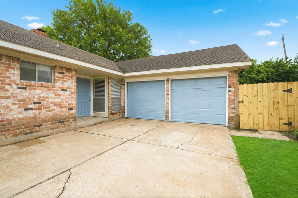 House for rent at 12931 Westella Dr, Houston, TX 77077