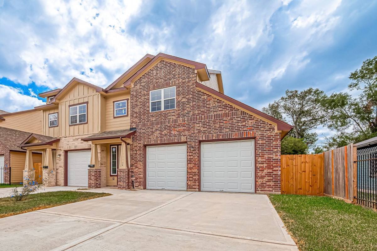 Apartment for rent at 5530 Hirondel #B, Houston, TX 77033