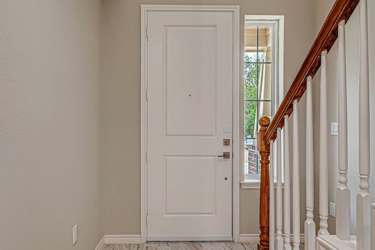 Apartment for rent at 5530 Hirondel #B, Houston, TX 77033