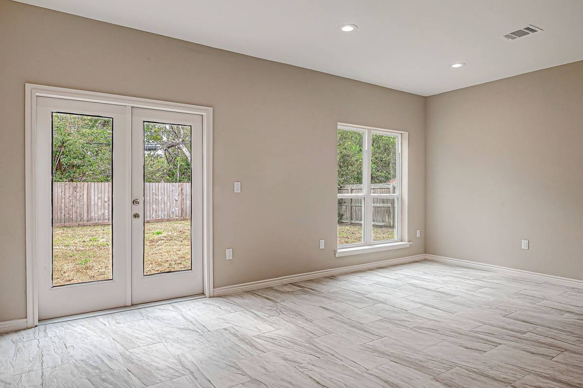 Apartment for rent at 5530 Hirondel #B, Houston, TX 77033