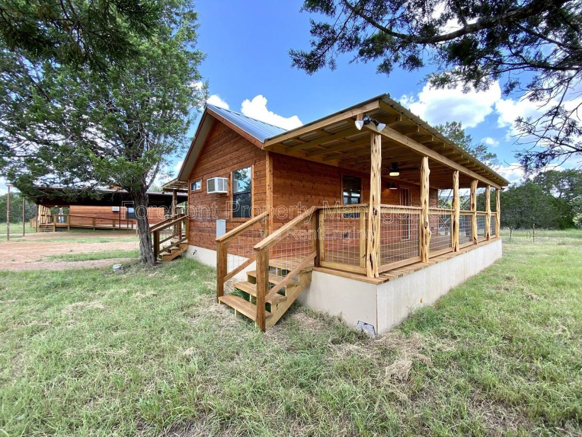 Apartment for rent at 624 Deer Creek Dr W #B, Pipe Creek, TX 78063