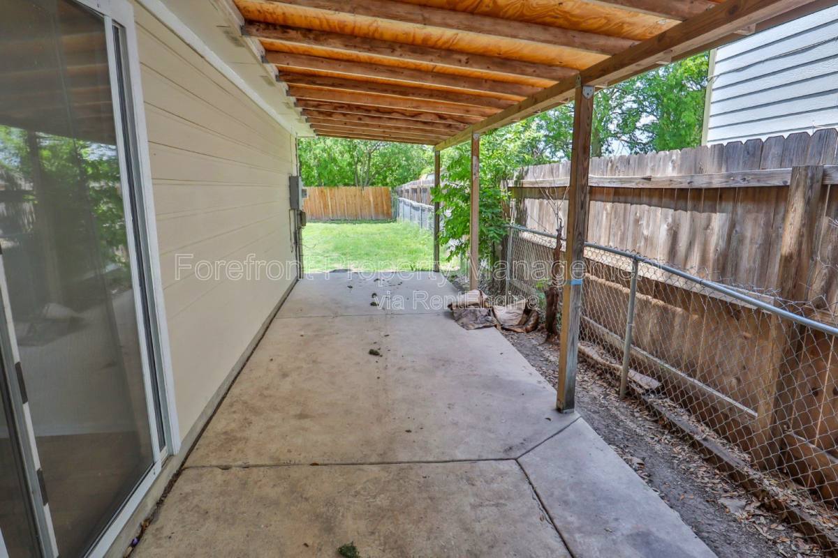 House for rent at 1815 Big Rock Dr, San Antonio, TX 78227