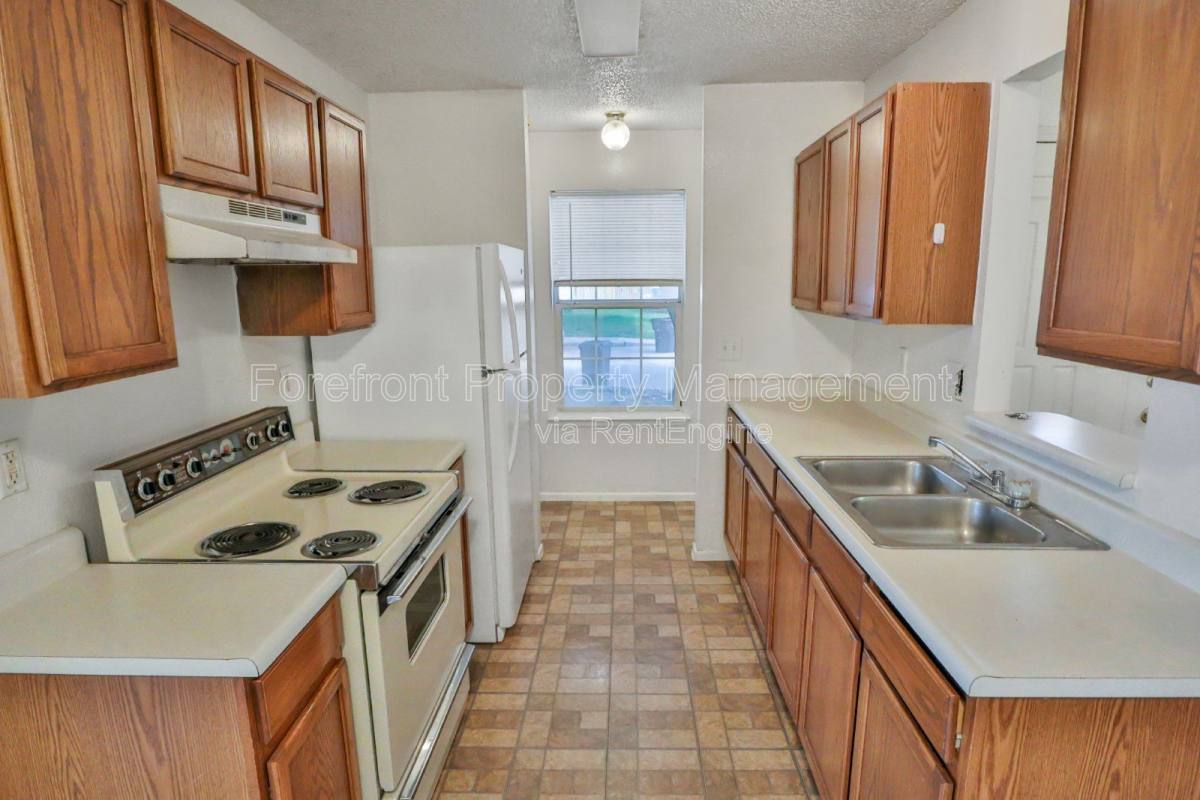 House for rent at 1815 Big Rock Dr, San Antonio, TX 78227