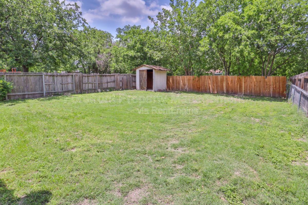 House for rent at 1815 Big Rock Dr, San Antonio, TX 78227