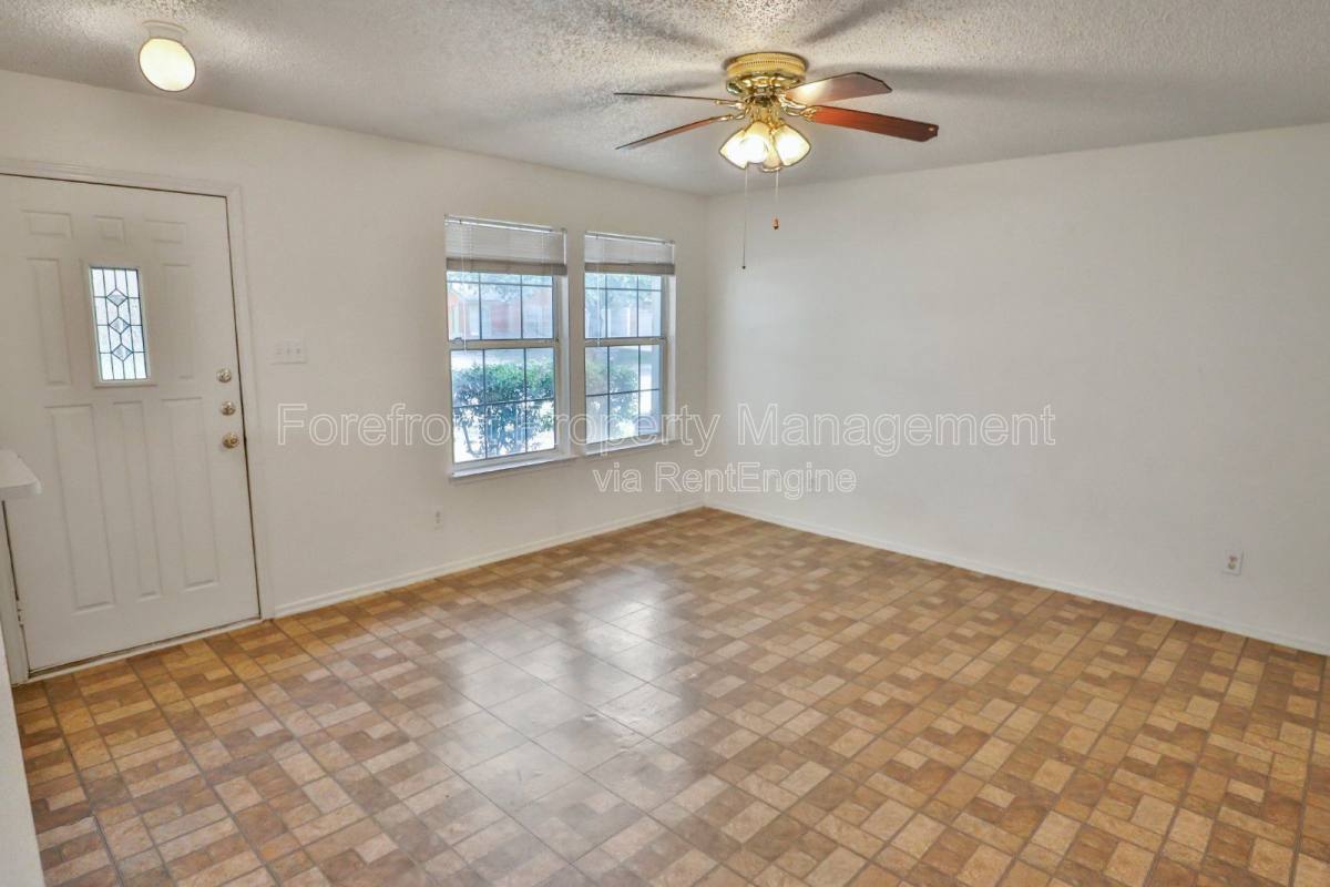 House for rent at 1815 Big Rock Dr, San Antonio, TX 78227