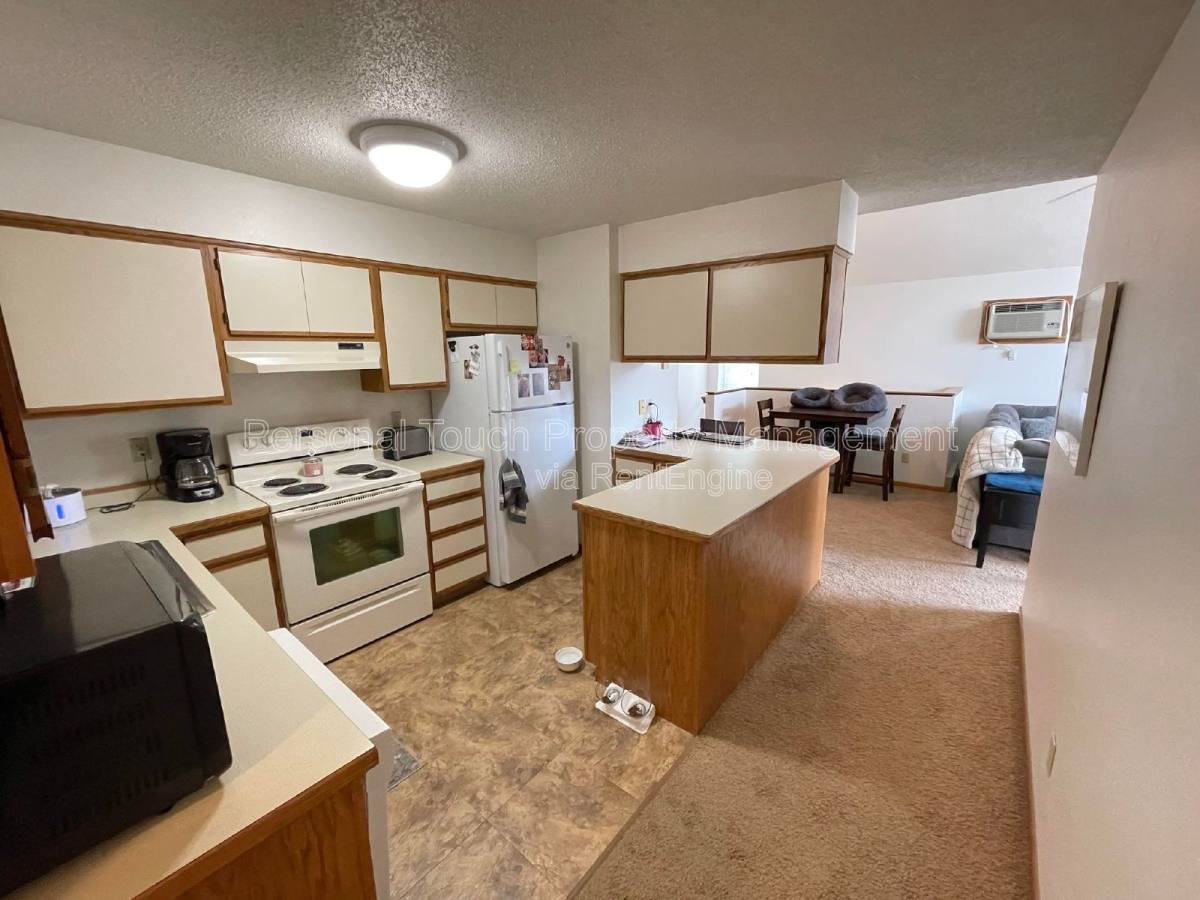 Apartment for rent at 1006 4th Ave S #D, Fargo, ND 58103