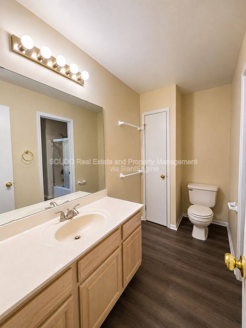 Townhouse for rent at 10633 N Locust Court, Kansas City, MO 64155
