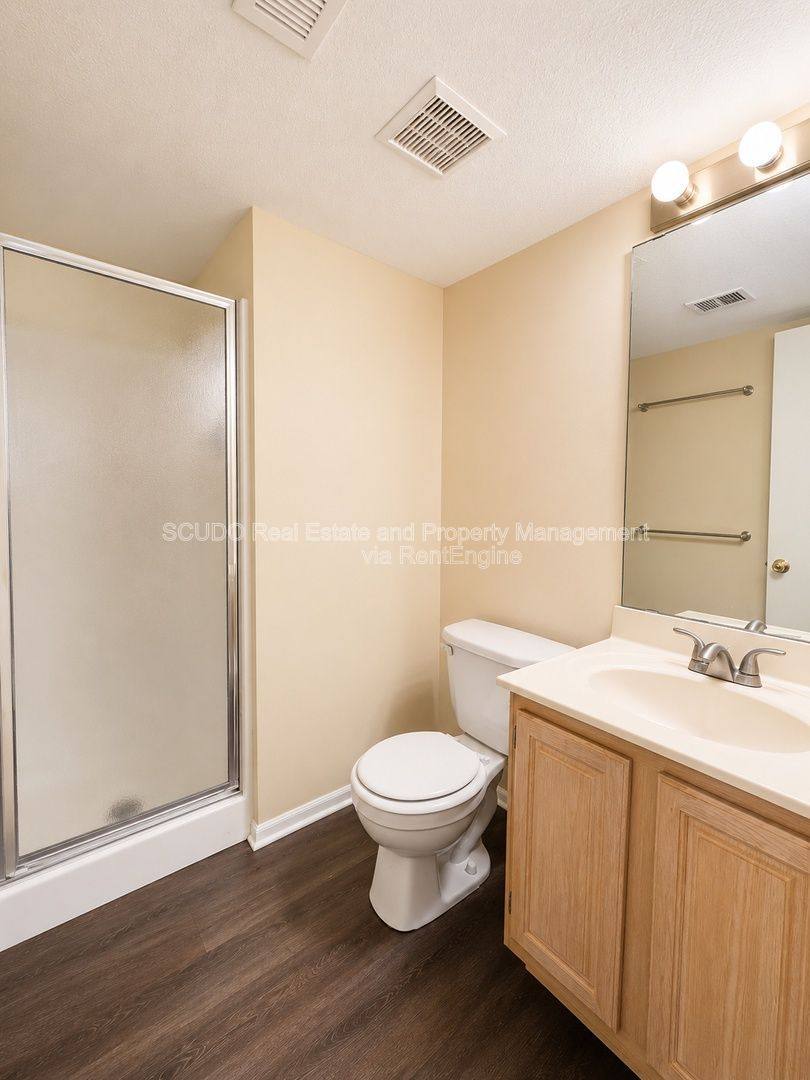 Townhouse for rent at 10633 N Locust Court, Kansas City, MO 64155