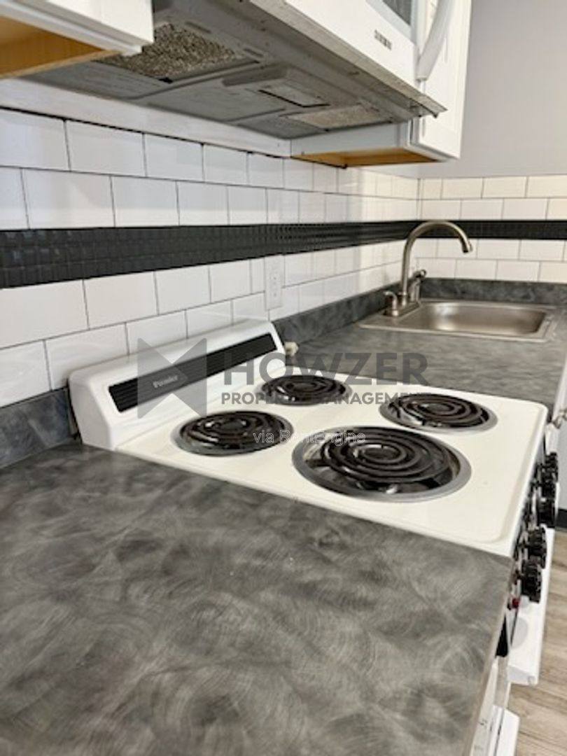 Apartment for rent at 127 Park St #10, Attleboro, MA 02703