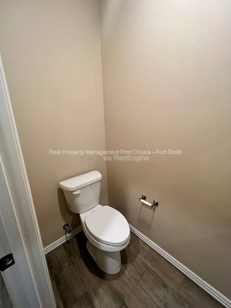Townhouse for rent at 9905 Landry Dr, Barling, AR 72923