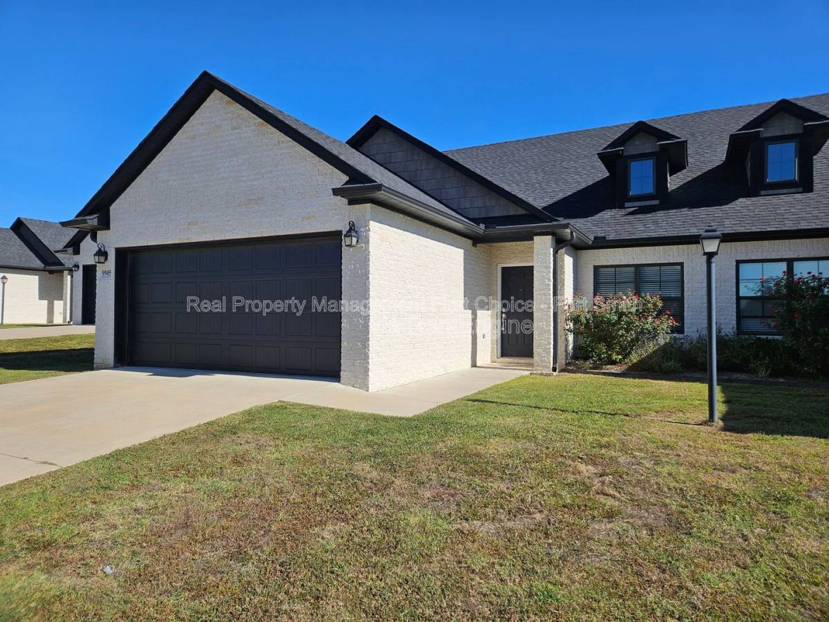 Townhouse for rent at 9905 Landry Dr, Barling, AR 72923