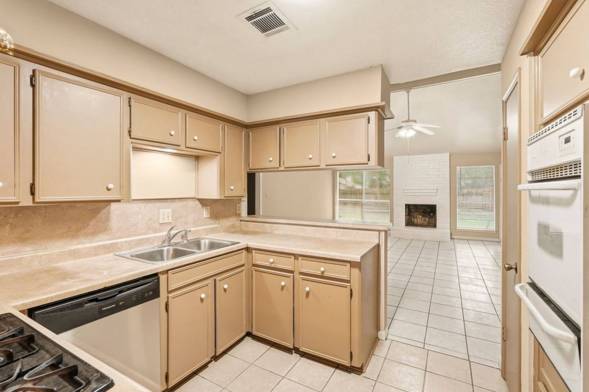 House for rent at 823 Red Rock Canyon Dr, Katy, TX 77450