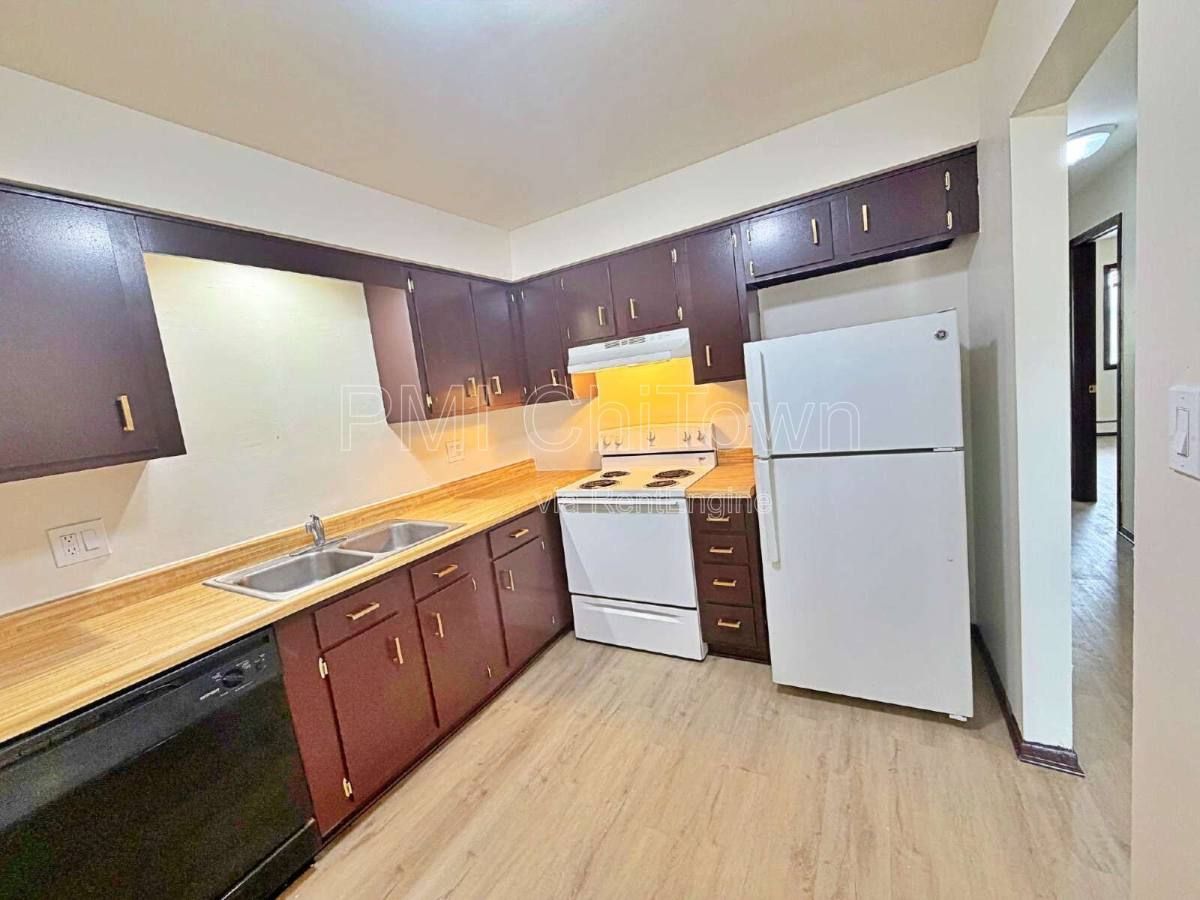 Apartment for rent at 1523 N Winslowe Dr #3A, Palatine, IL 60074