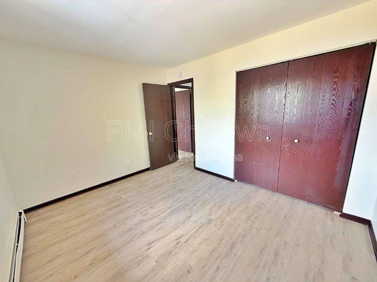 Apartment for rent at 1523 N Winslowe Dr #3A, Palatine, IL 60074
