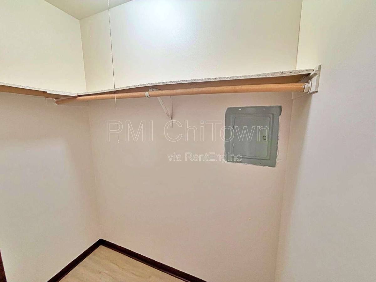 Apartment for rent at 1523 N Winslowe Dr #3A, Palatine, IL 60074
