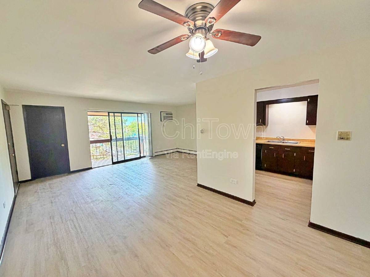 Apartment for rent at 1523 N Winslowe Dr #3A, Palatine, IL 60074