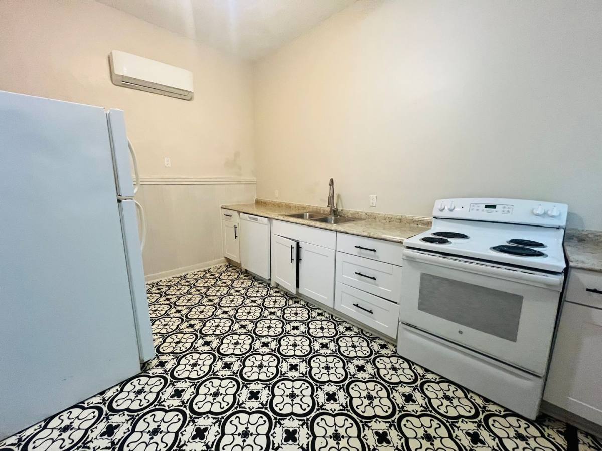Apartment for rent at 2585 Napier Ave #B, Macon, GA 31204