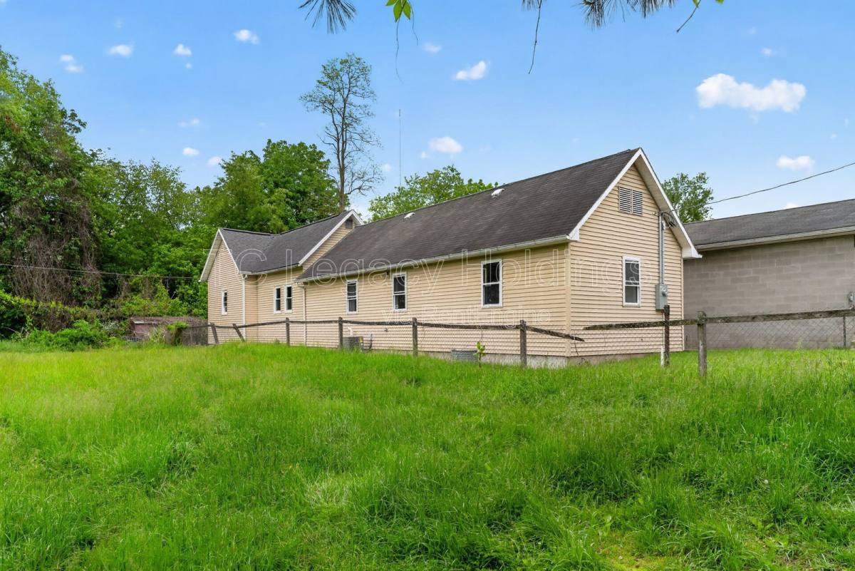 House for rent at 2311 Henderson Ave, Clarksburg, WV 26301