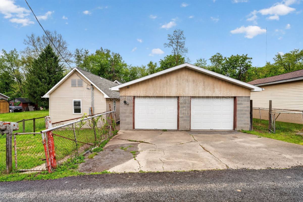 House for rent at 2311 Henderson Ave, Clarksburg, WV 26301