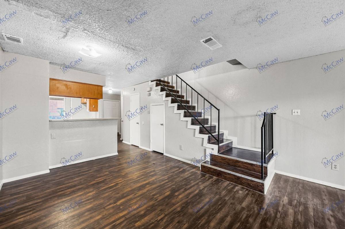 Townhouse for rent at 2198 Aspen Dr, Dallas, TX 75227