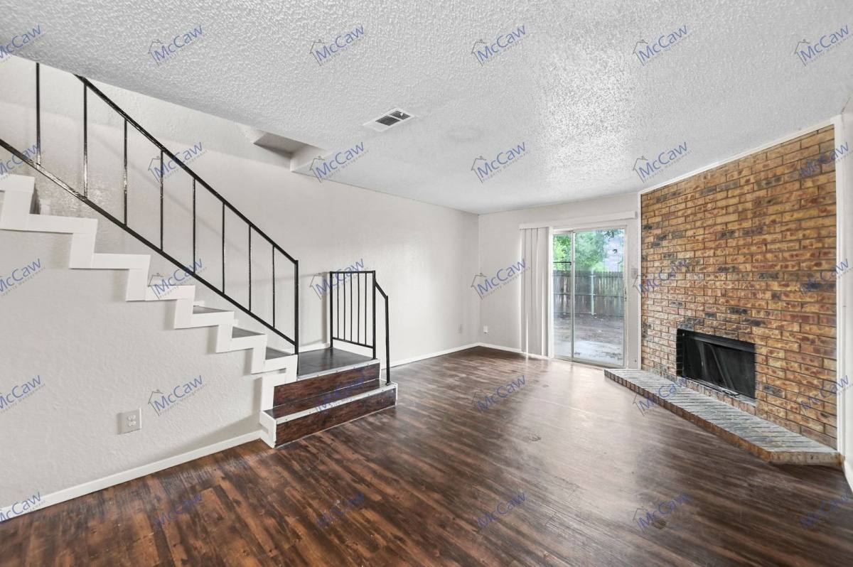 Townhouse for rent at 2198 Aspen Dr, Dallas, TX 75227