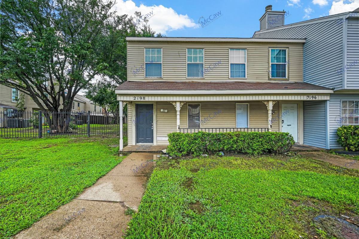 Townhouse for rent at 2198 Aspen Dr, Dallas, TX 75227