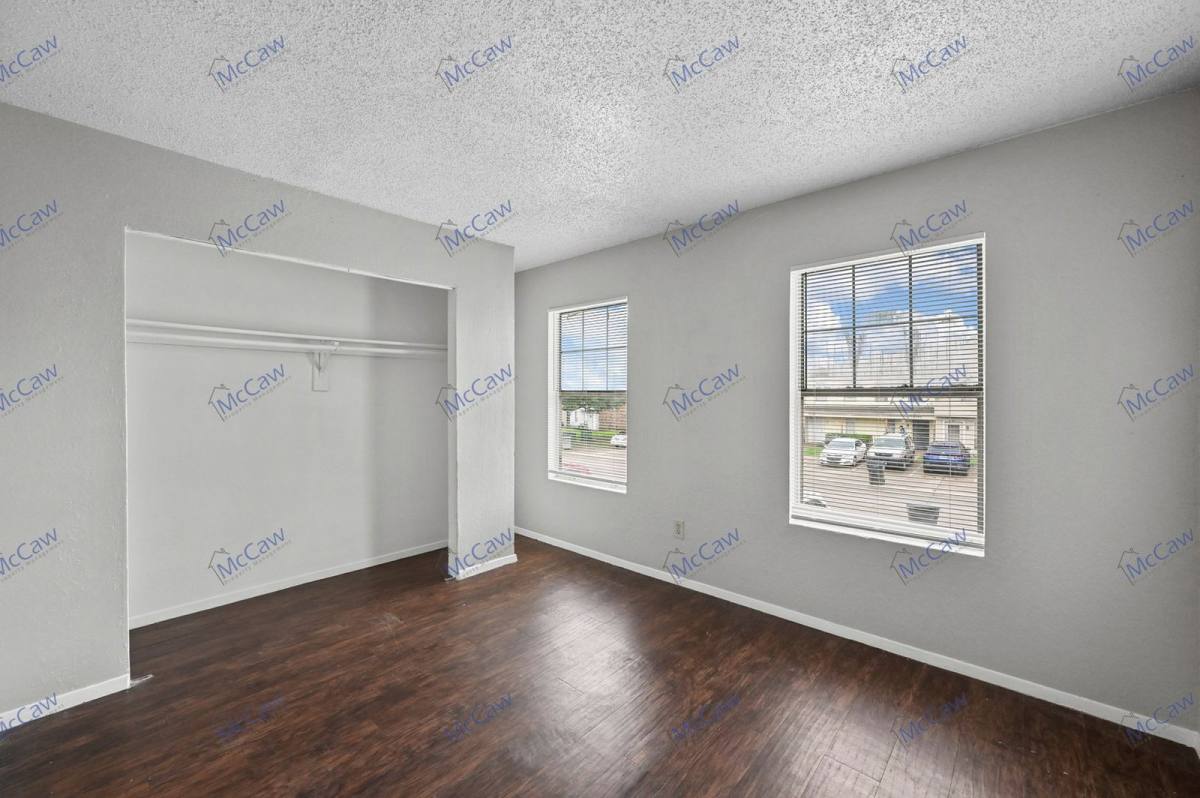 Townhouse for rent at 2198 Aspen Dr, Dallas, TX 75227