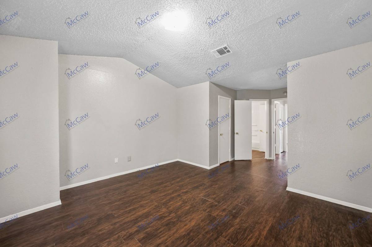 Townhouse for rent at 2198 Aspen Dr, Dallas, TX 75227