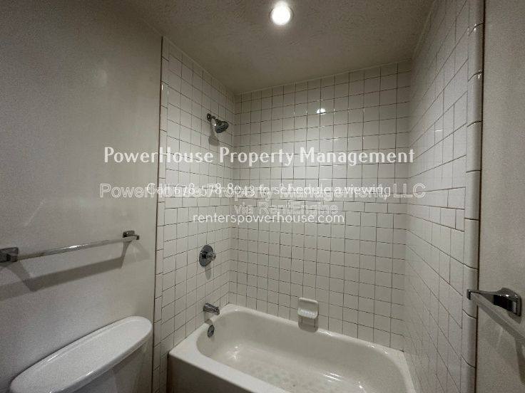 Townhouse for rent at 504 Oakwood Court, Woodstock, GA 30188