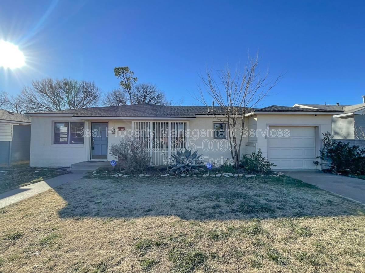 House for rent at 3105 44th St, Lubbock, TX 79413