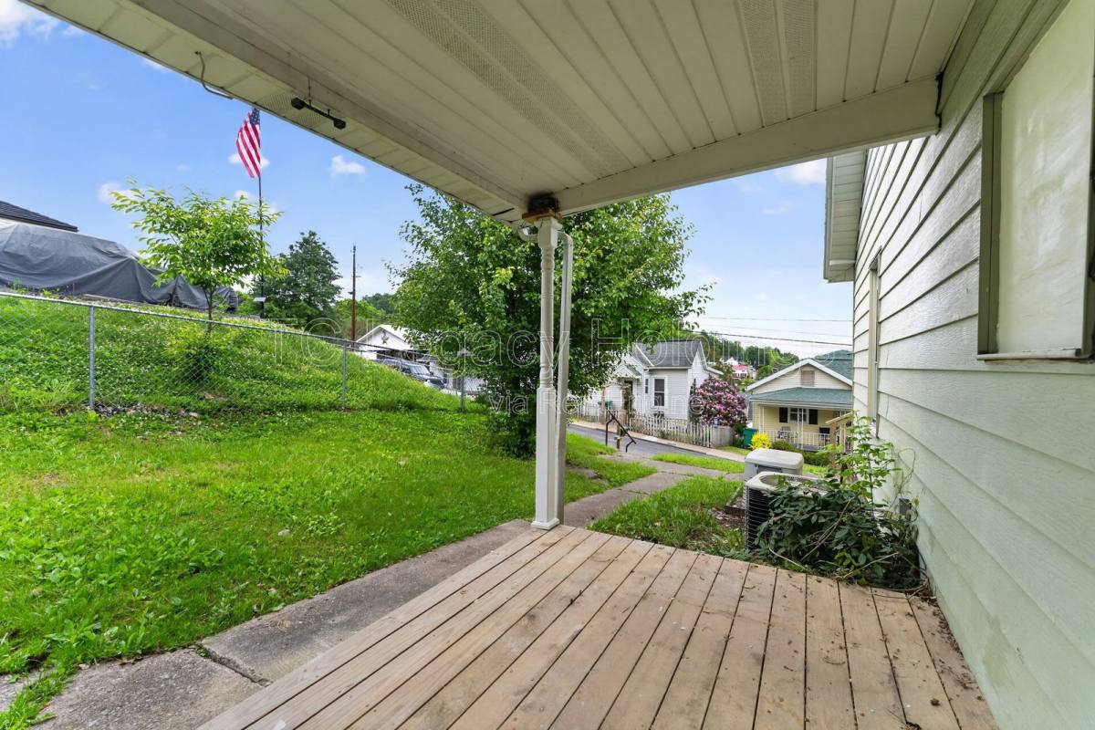 Apartment for rent at 407 Simpson Ave, Clarksburg, WV 26301