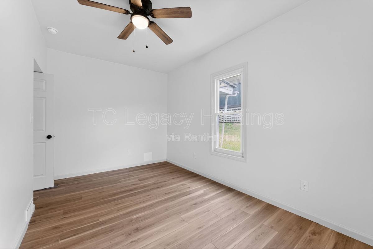 Apartment for rent at 407 Simpson Ave, Clarksburg, WV 26301