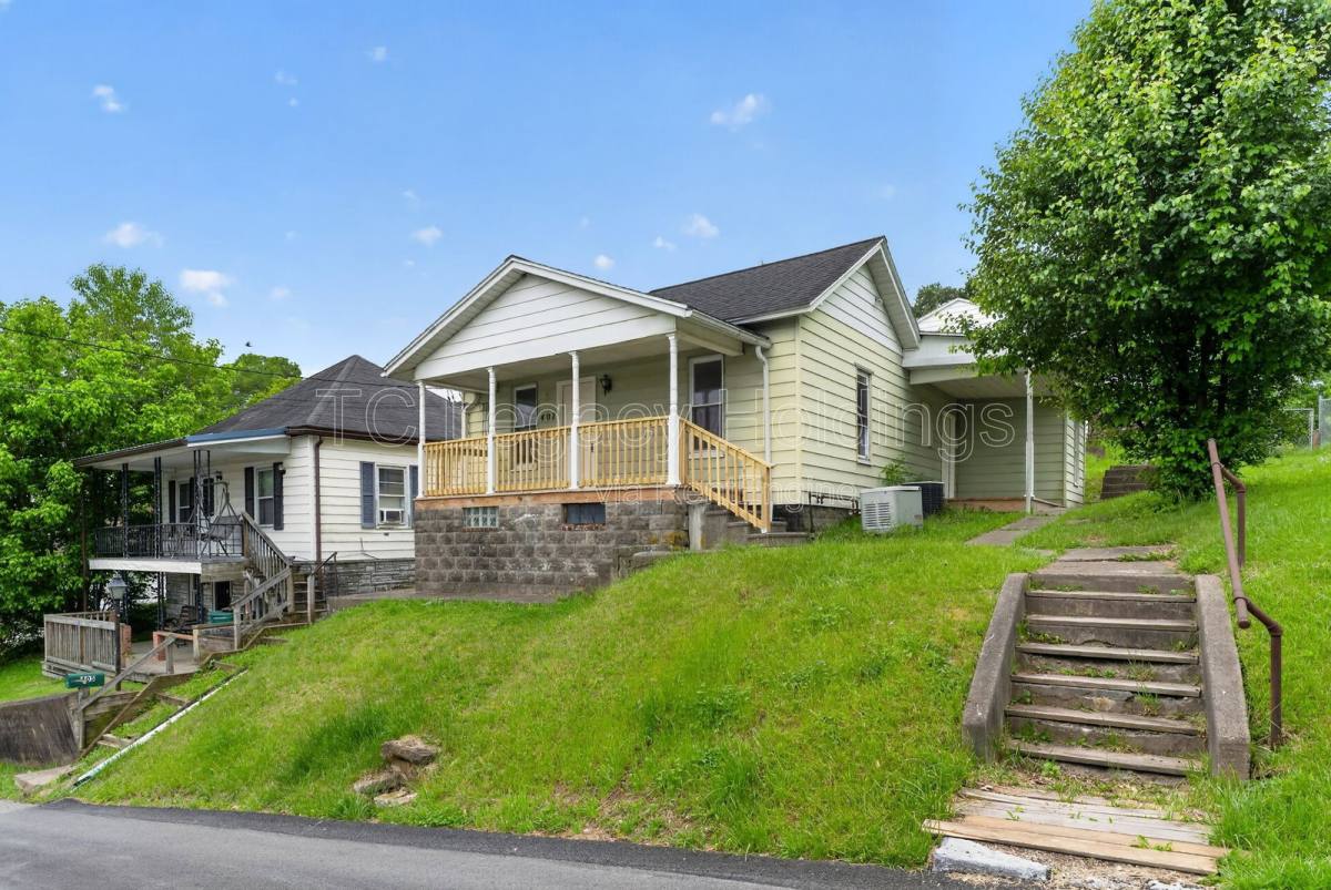 Apartment for rent at 407 Simpson Ave, Clarksburg, WV 26301