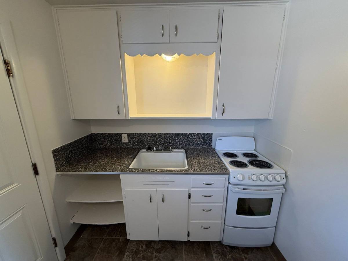 Apartment for rent at 912 Fir St S, Salem, OR 97302