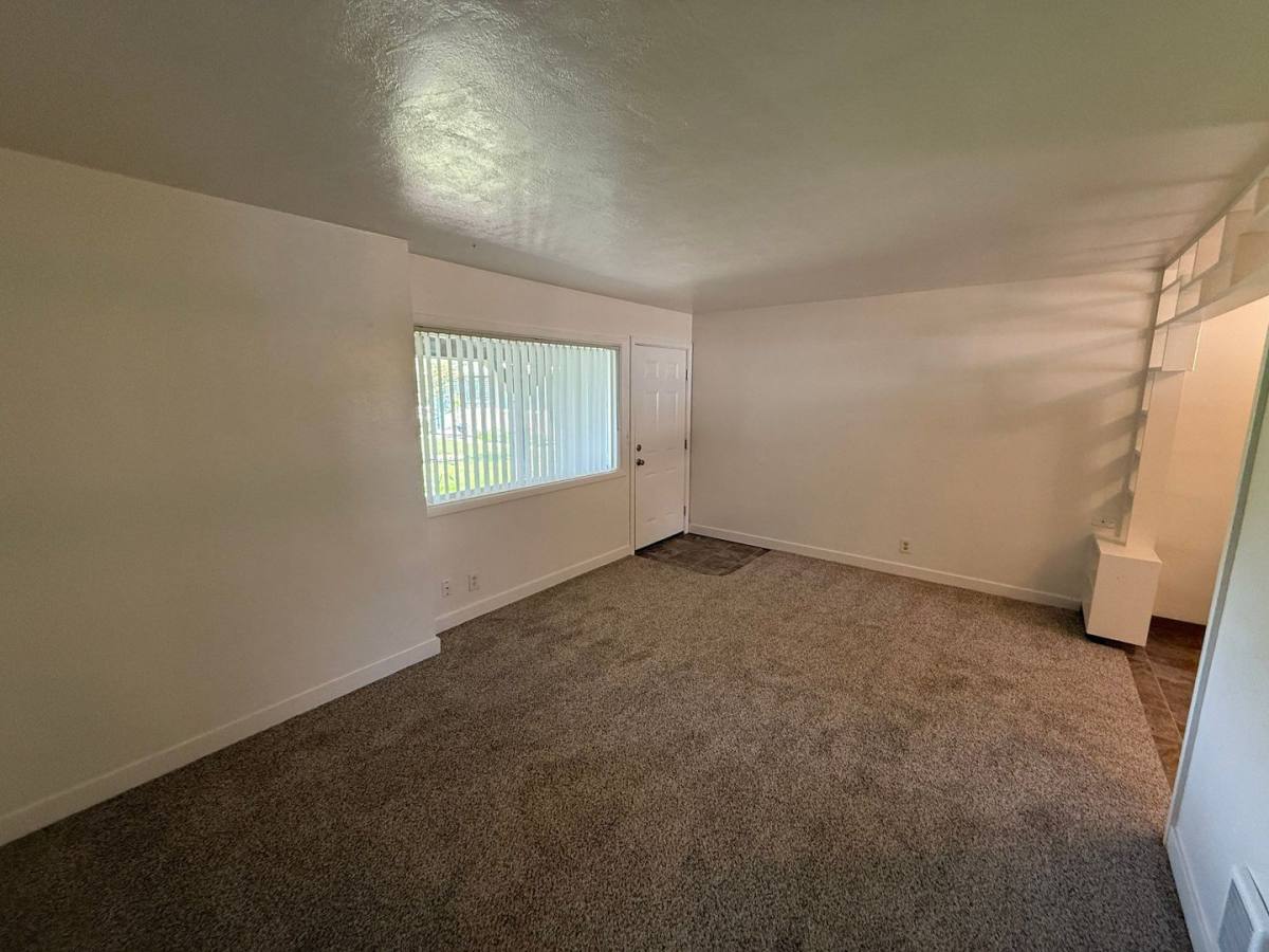 Apartment for rent at 912 Fir St S, Salem, OR 97302