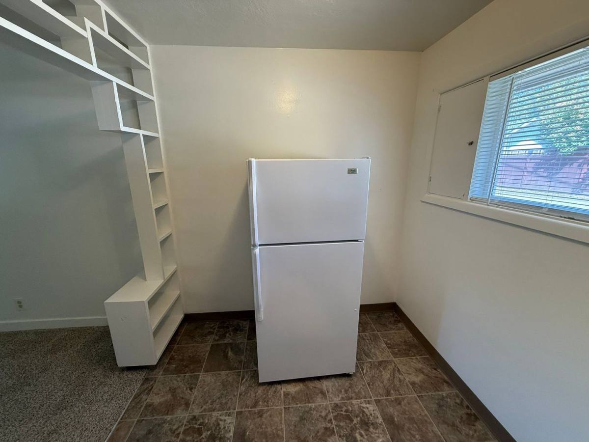 Apartment for rent at 912 Fir St S, Salem, OR 97302