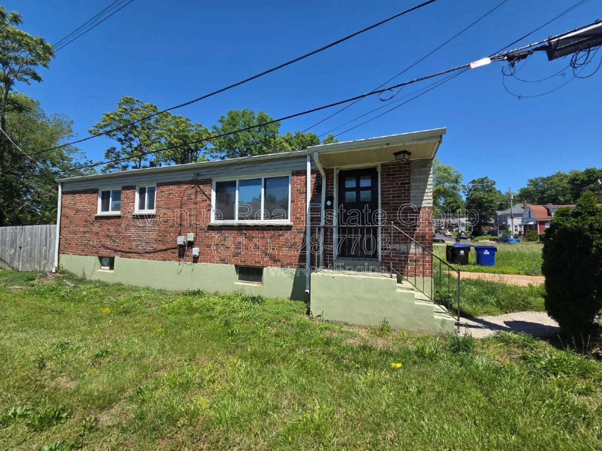 House for rent at 1115 Backer St, Saint Louis, MO 63130