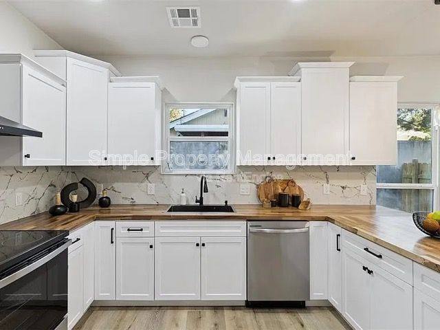 House for rent at 1951 NW 11th St, Oklahoma City, OK 73106