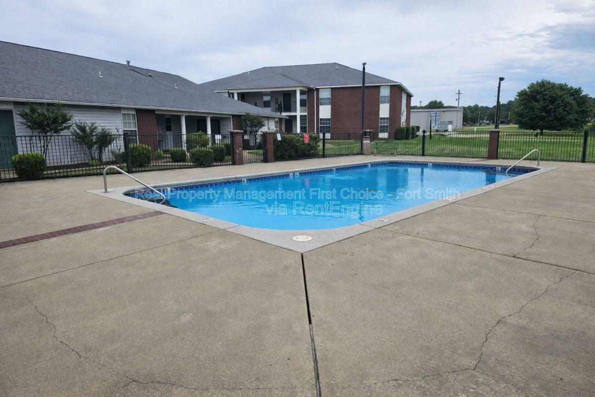 Apartment for rent at 100 Cedar Creek Court #4, Van Buren, AR 72956