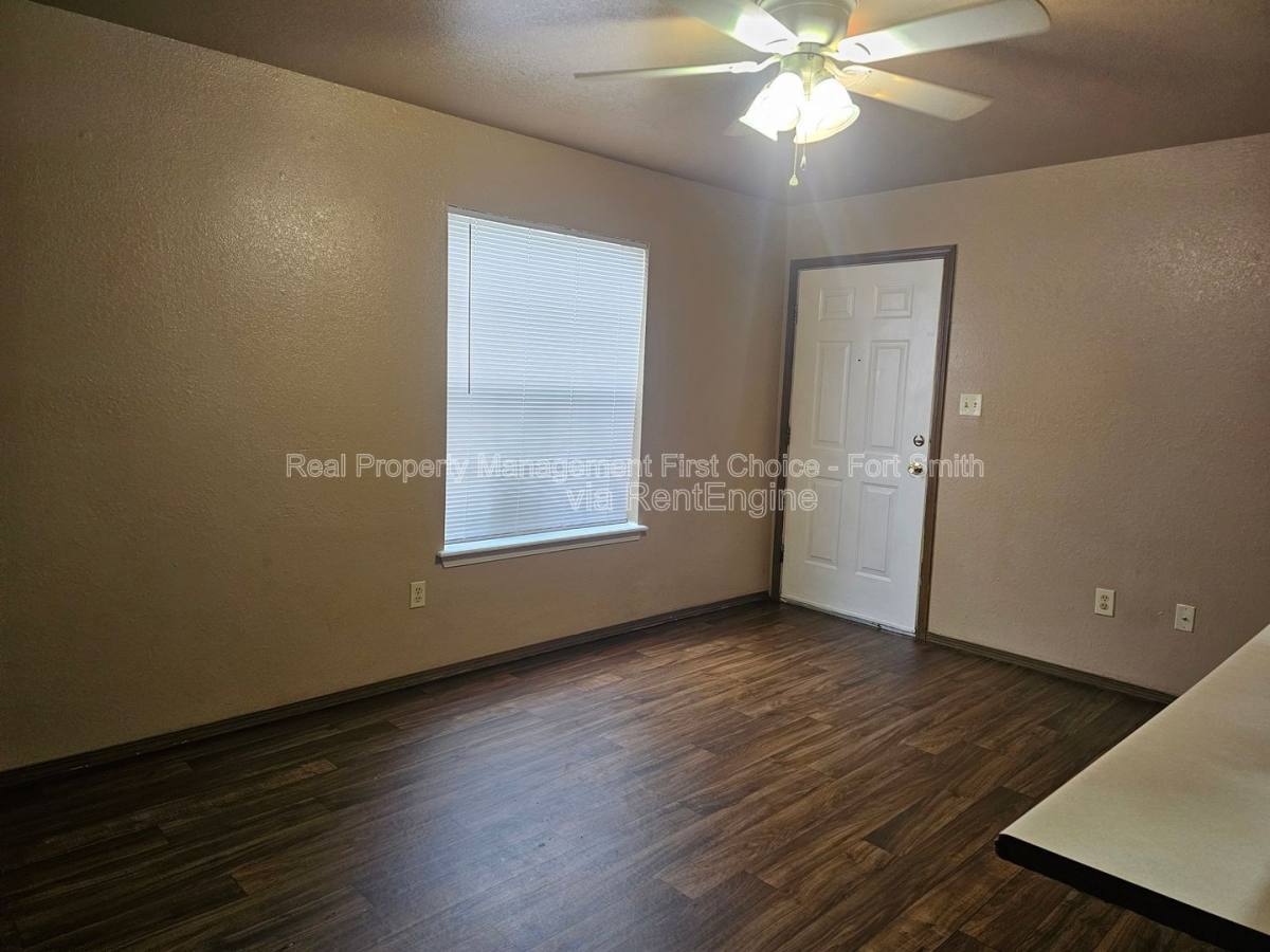 Apartment for rent at 100 Cedar Creek Court #4, Van Buren, AR 72956
