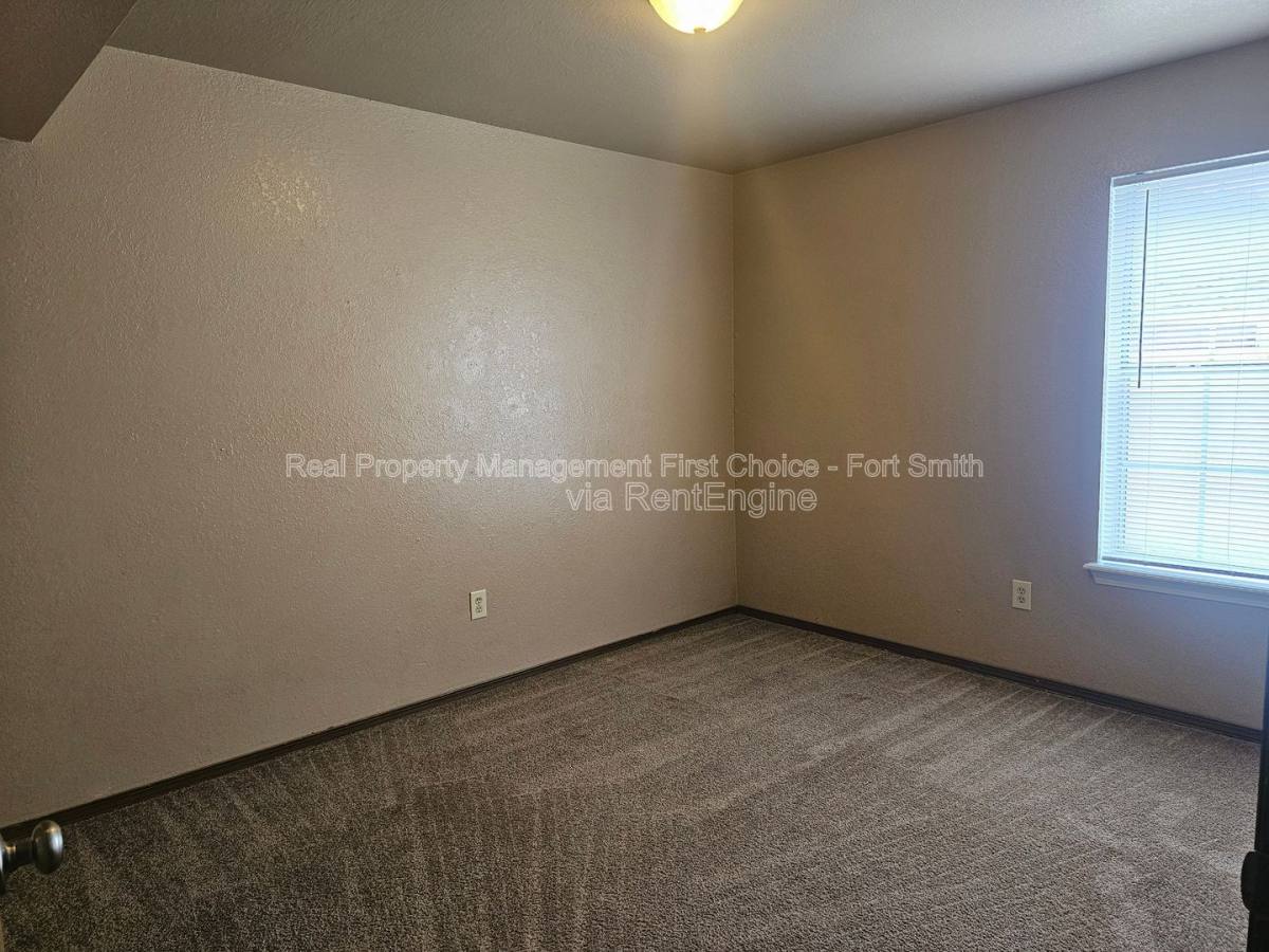 Apartment for rent at 100 Cedar Creek Court #4, Van Buren, AR 72956