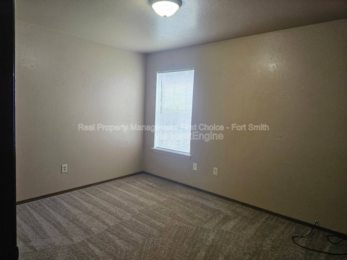 Apartment for rent at 100 Cedar Creek Court #4, Van Buren, AR 72956