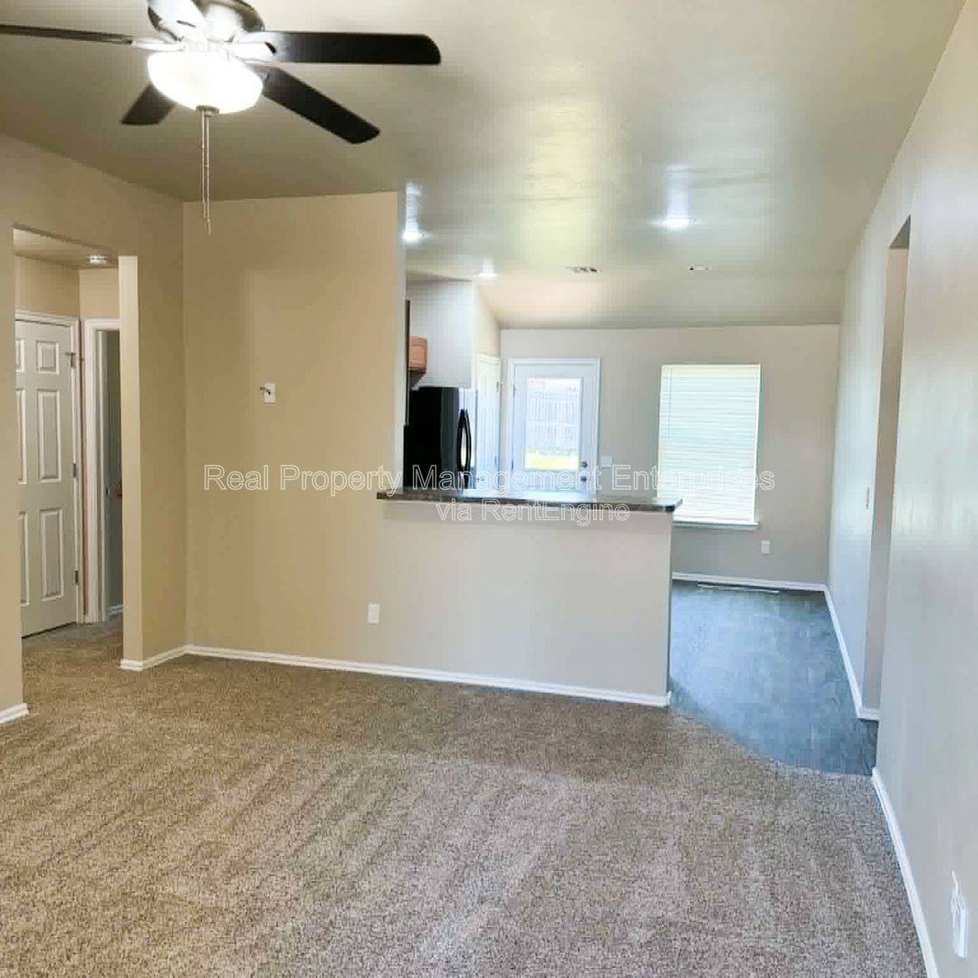 House for rent at 13229 Bridgewater Dr, Piedmont, OK 73078