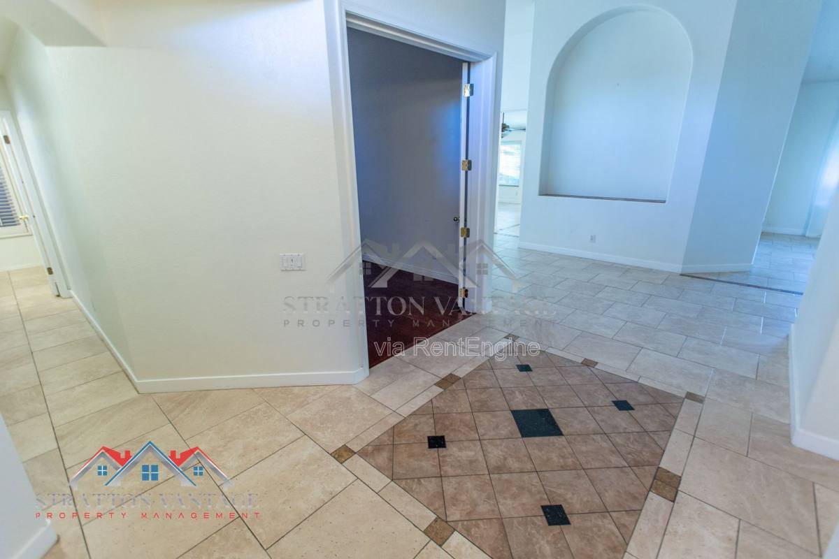 House for rent at 3470 W Ironwood Dr, Chandler, AZ 85226