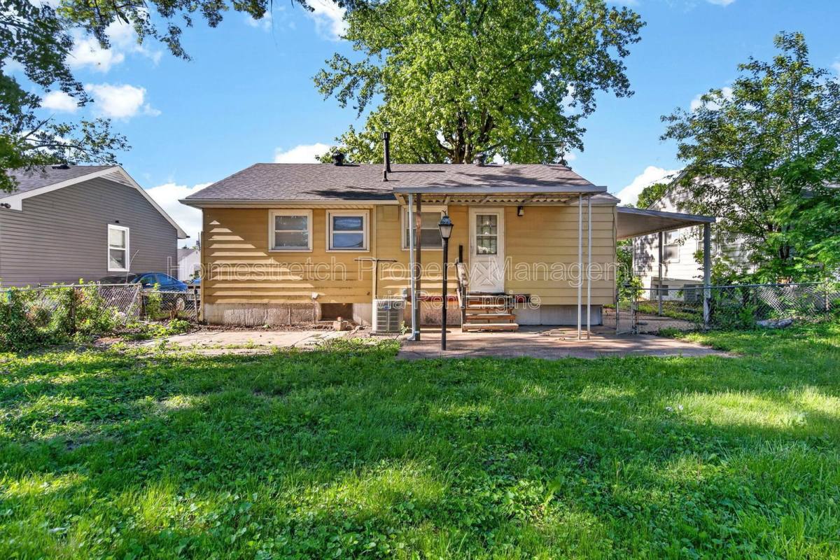 House for rent at 329 Midlothian Rd, Saint Louis, MO 63137