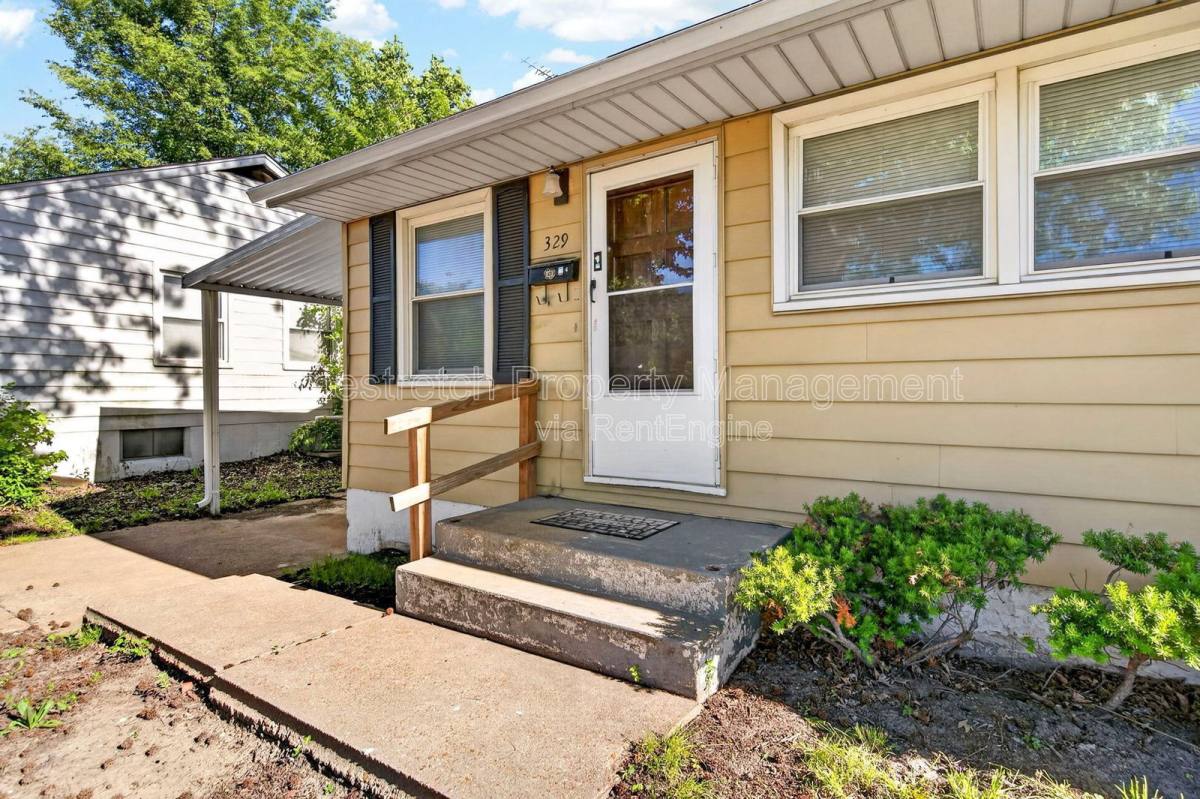 House for rent at 329 Midlothian Rd, Saint Louis, MO 63137