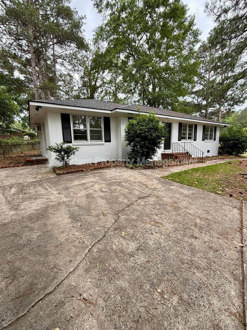 House for rent at 4158 Log Cabin Dr, Macon, GA 31204