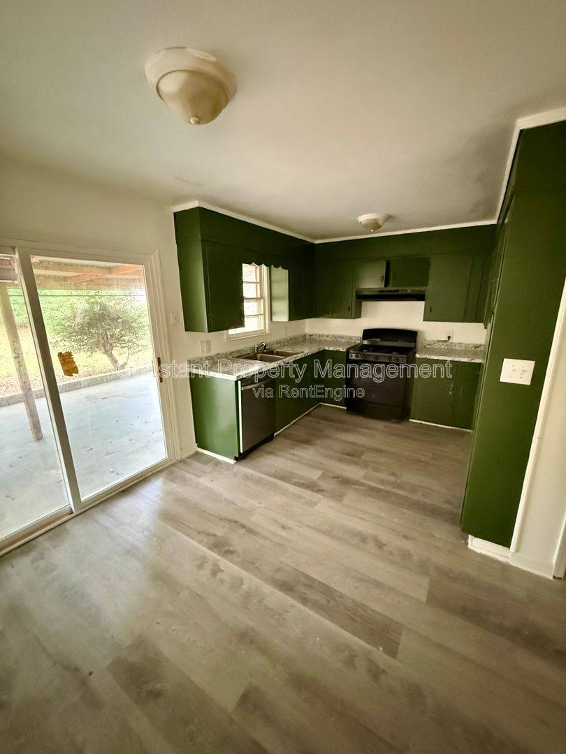 House for rent at 4158 Log Cabin Dr, Macon, GA 31204